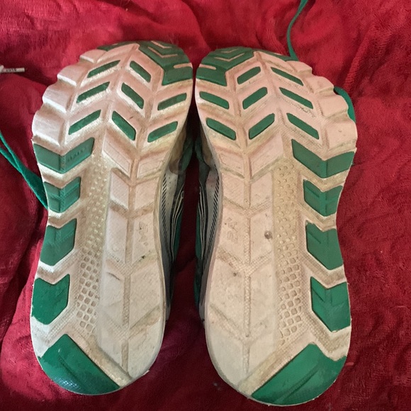 Used Men's Saucony Boston Everun running shoes. Size 9.5 - Picture 3 of 6